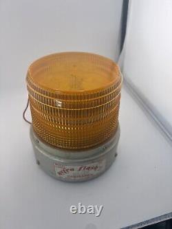Astro Flash II 110 volt strobe vintage by Lectric Lites