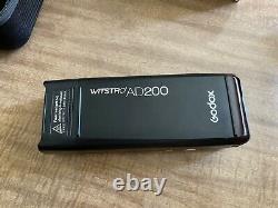 Godox AD200 200Ws 2.4G TTL Flash Strobe 1/8000 HSS Cordless Monolight With Battery