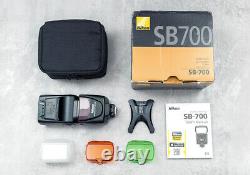 Nikon SB-700 Speedlight Flash MINT. BOXED & COMPLETE. SB700 DSLR Camera Flashgun