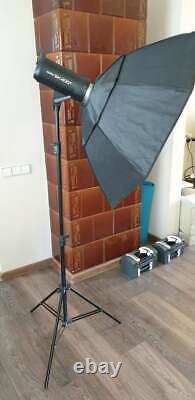 PAIR OF GODOX SK400ii STUDIO FLASH STROBES LIGHTS WITH STANDS AND SOFTBOXES