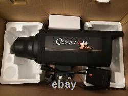 Photography equipment Quantuum Strobe light T-800mk2. Remote control